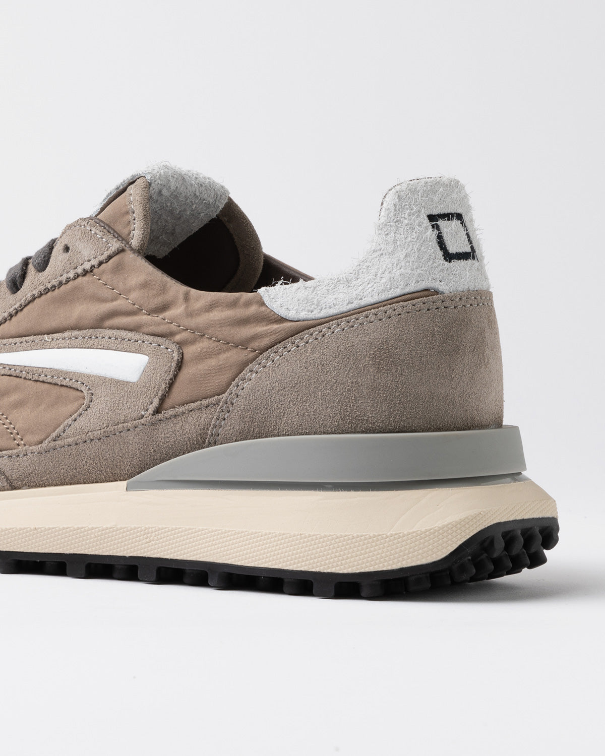 D.A.T.E | Baskets en daim et nylon ''Athleta Touch'' - Taupe
