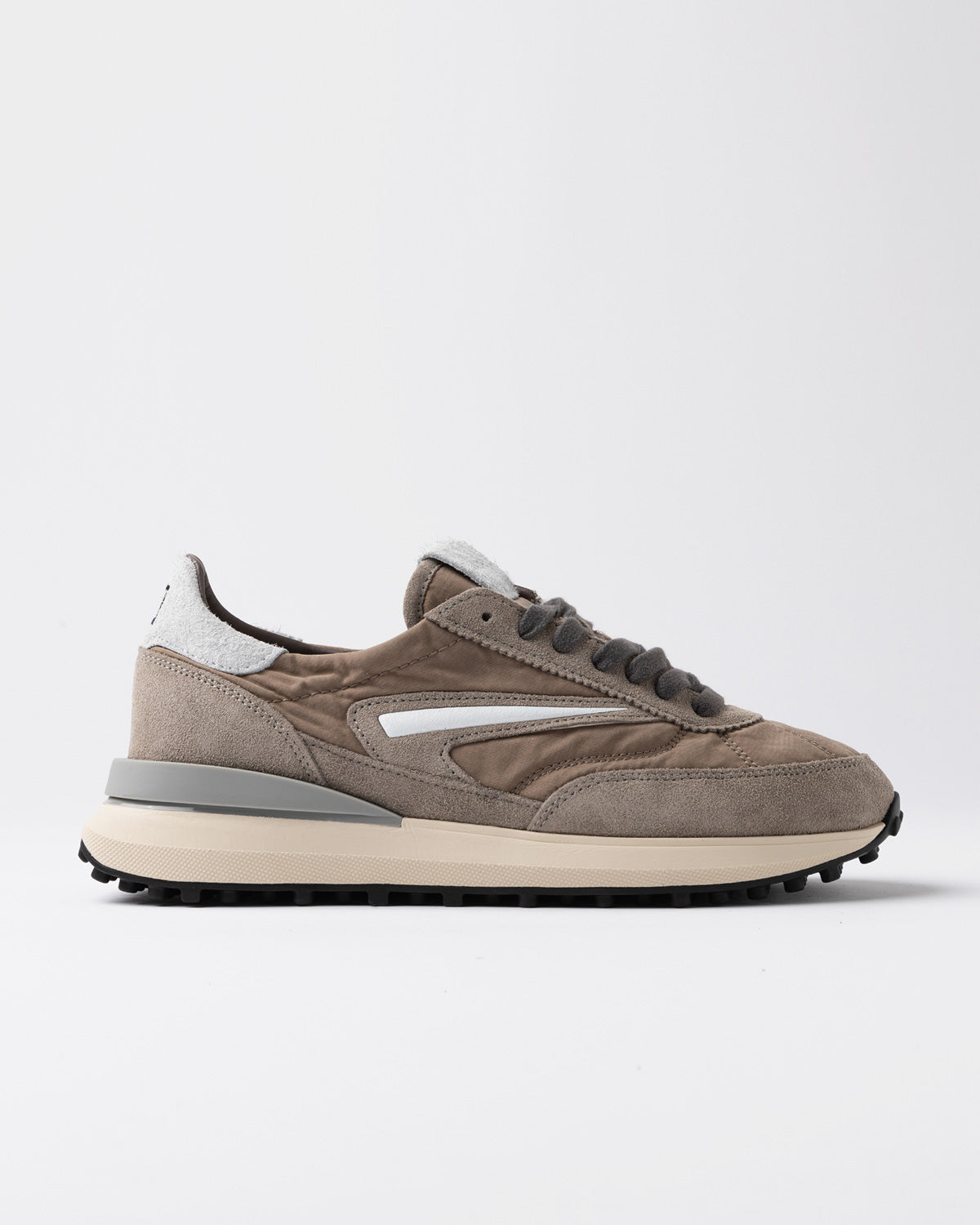 D.A.T.E | Baskets en daim et nylon ''Athleta Touch'' - Taupe
