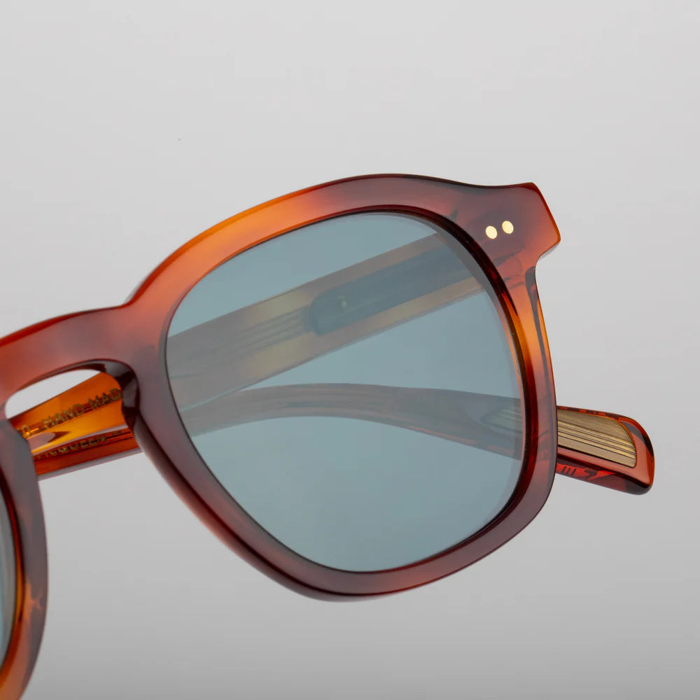 Steve McQueen Eyewear | Les lunettes de soleil ''BANDITO'' |  Écaille claire 115