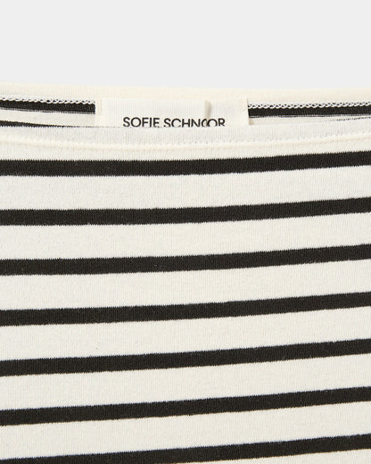 SOFIE SCHNOOR |  T-shirt "CECE" à manches longues et encolure bateau- Blanc cassé/ noir