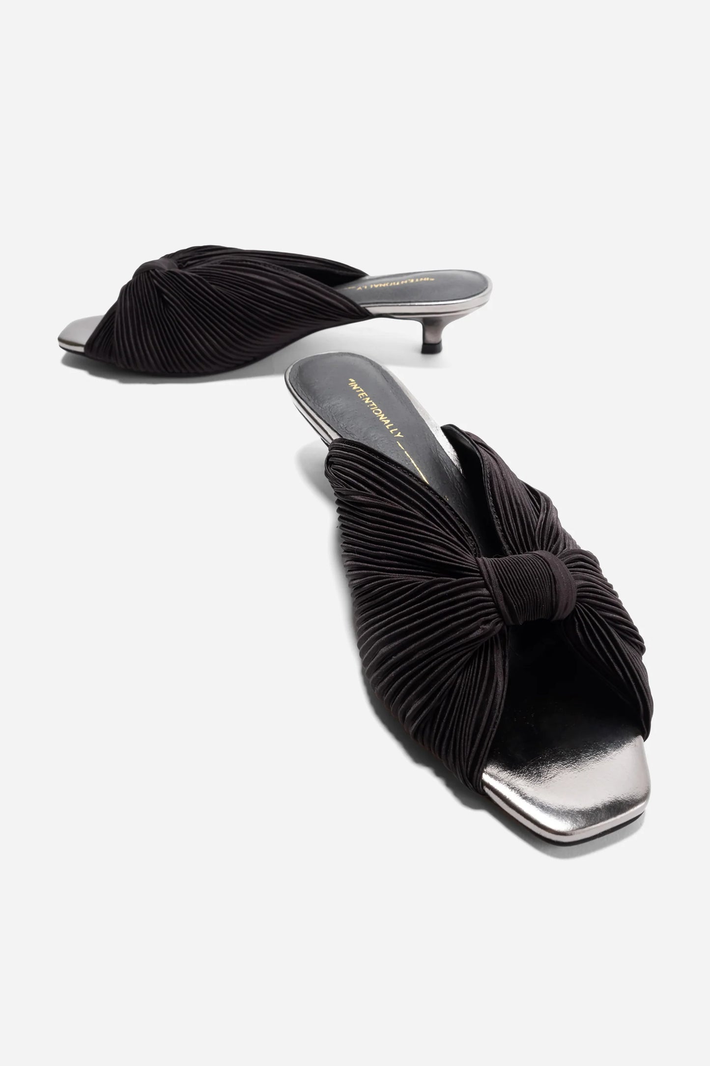 INTENTIONALLY___ | Chaussure "Curfew" | Noir