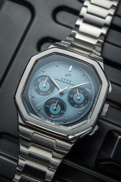 AV86 | Montre Chronographe ''1904'' 38 mm - Acier / Bleu clair et foncé