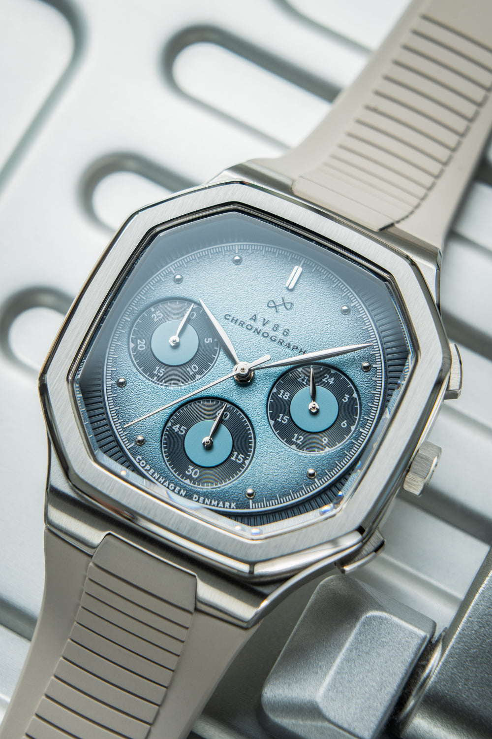 AV86 | Montre Chronographe ''1904'' 38 mm - Acier / Bleu clair et foncé