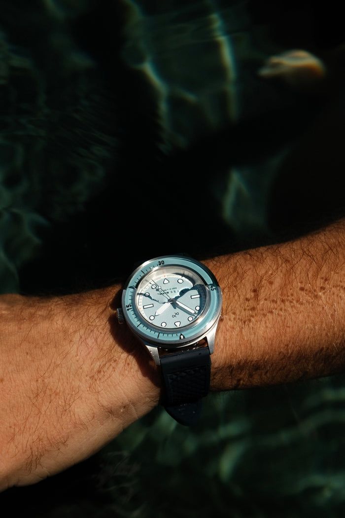 AV86 | Montre en acier ''1956 Marine'' 41 mm | Acier/Bleu clair