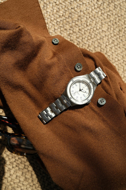 AV86 | Montre en acier ''1956 Marine'' 41 mm | Acier/Blanc