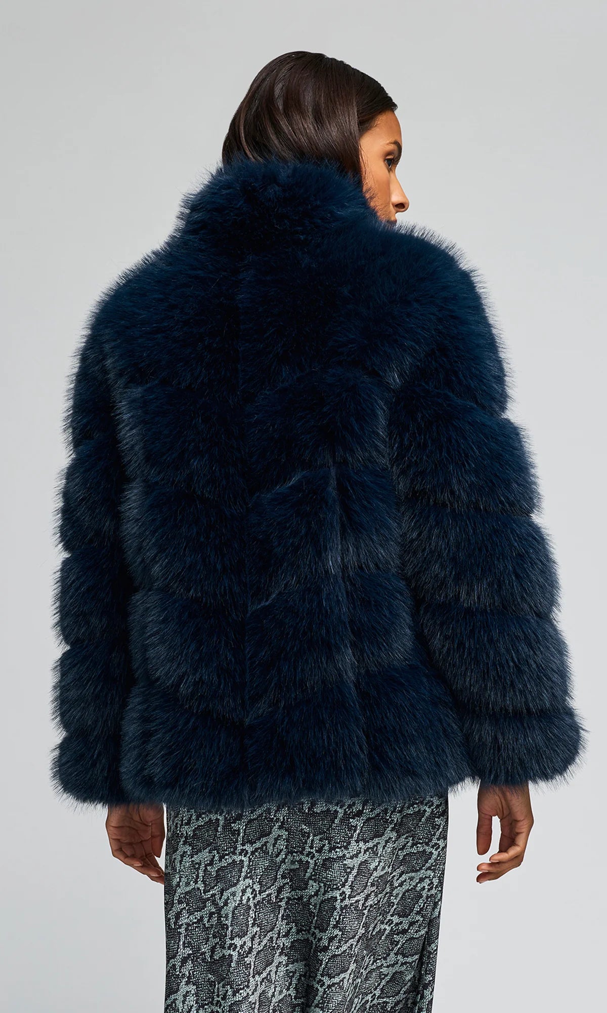 Generation Love | Manteau en fausse fourrure 'Louisa' | Bleu marine