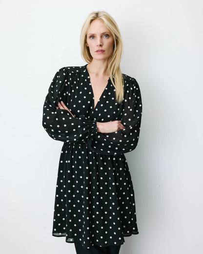 GRACE & MILA | Robe courte fluide à pois 'Ailona' | Noire