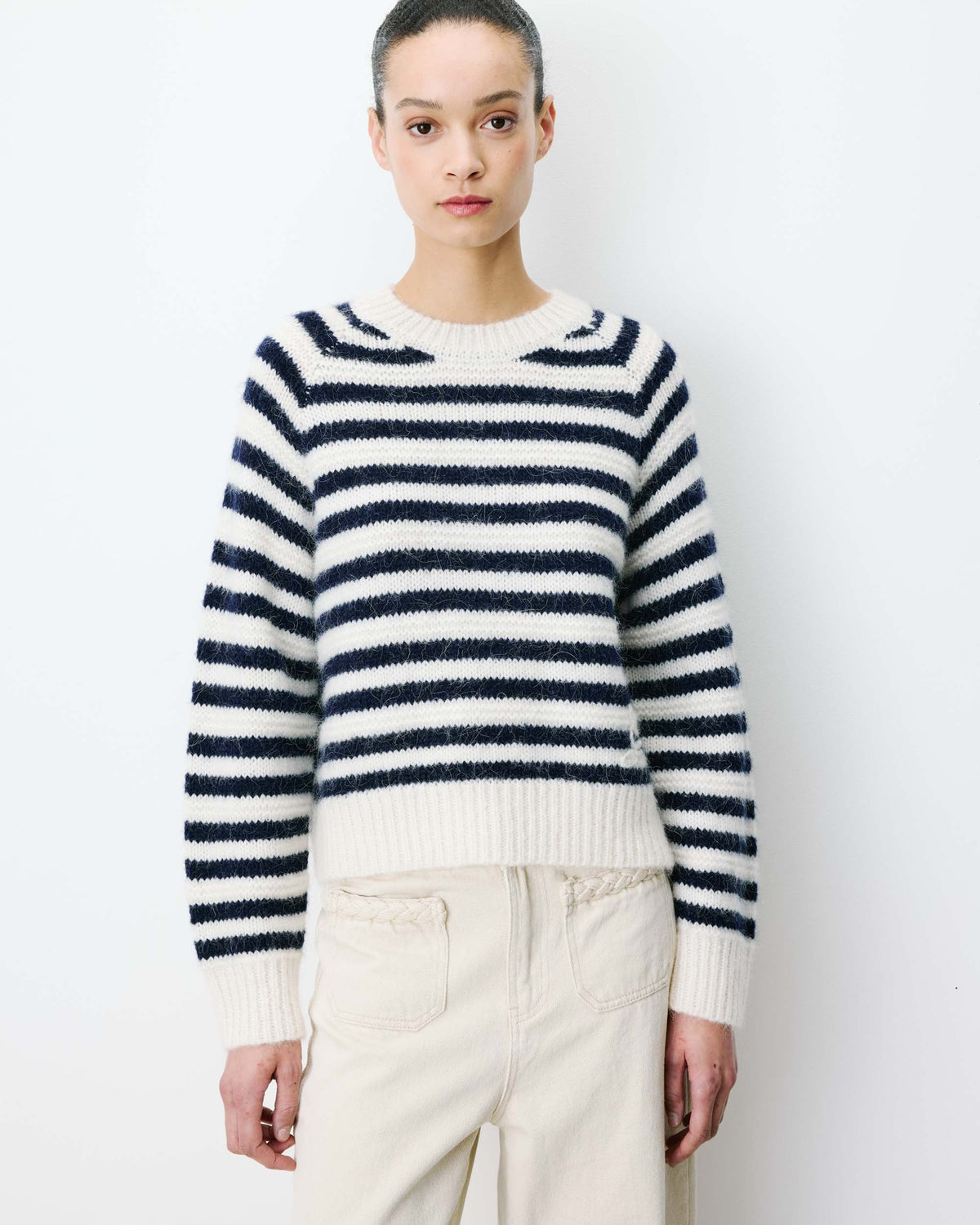 GRACE & MILA | Pull en maille mélangée d’alpaga à rayures beige 'Aimond' | Marine