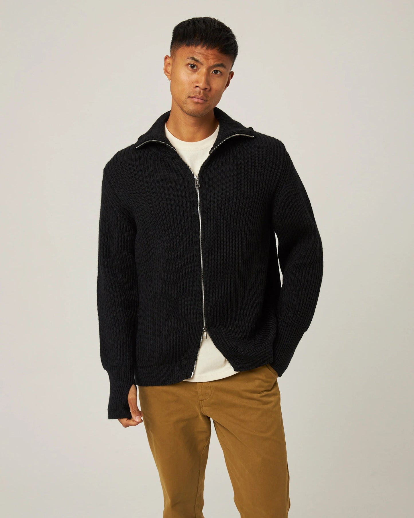Peregrine | Le Cardigan ''Fisherman'' en laine mérinos - Noir