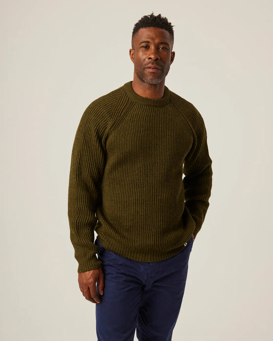 Peregrine | Pull ''Ford'' en laine mérinos  - Olive