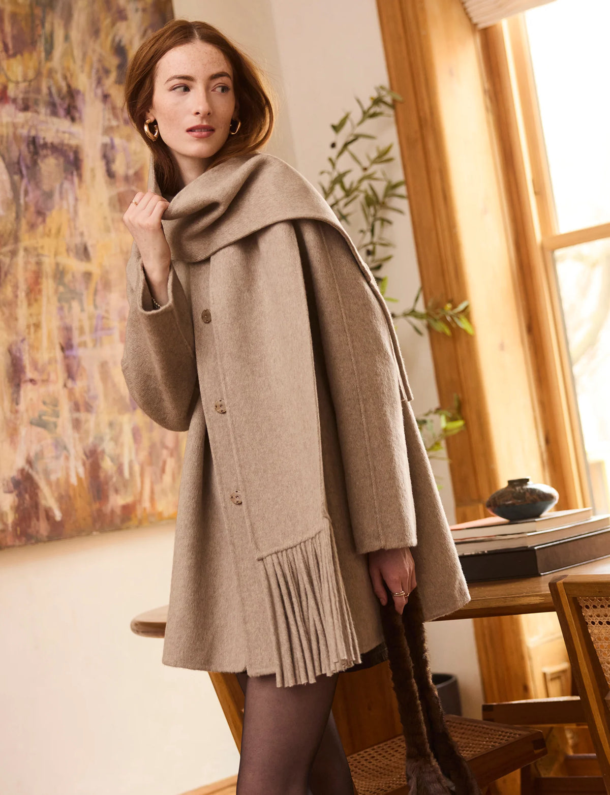 Heartloom | Le manteau Luka avec écharpe à franges  | Beige