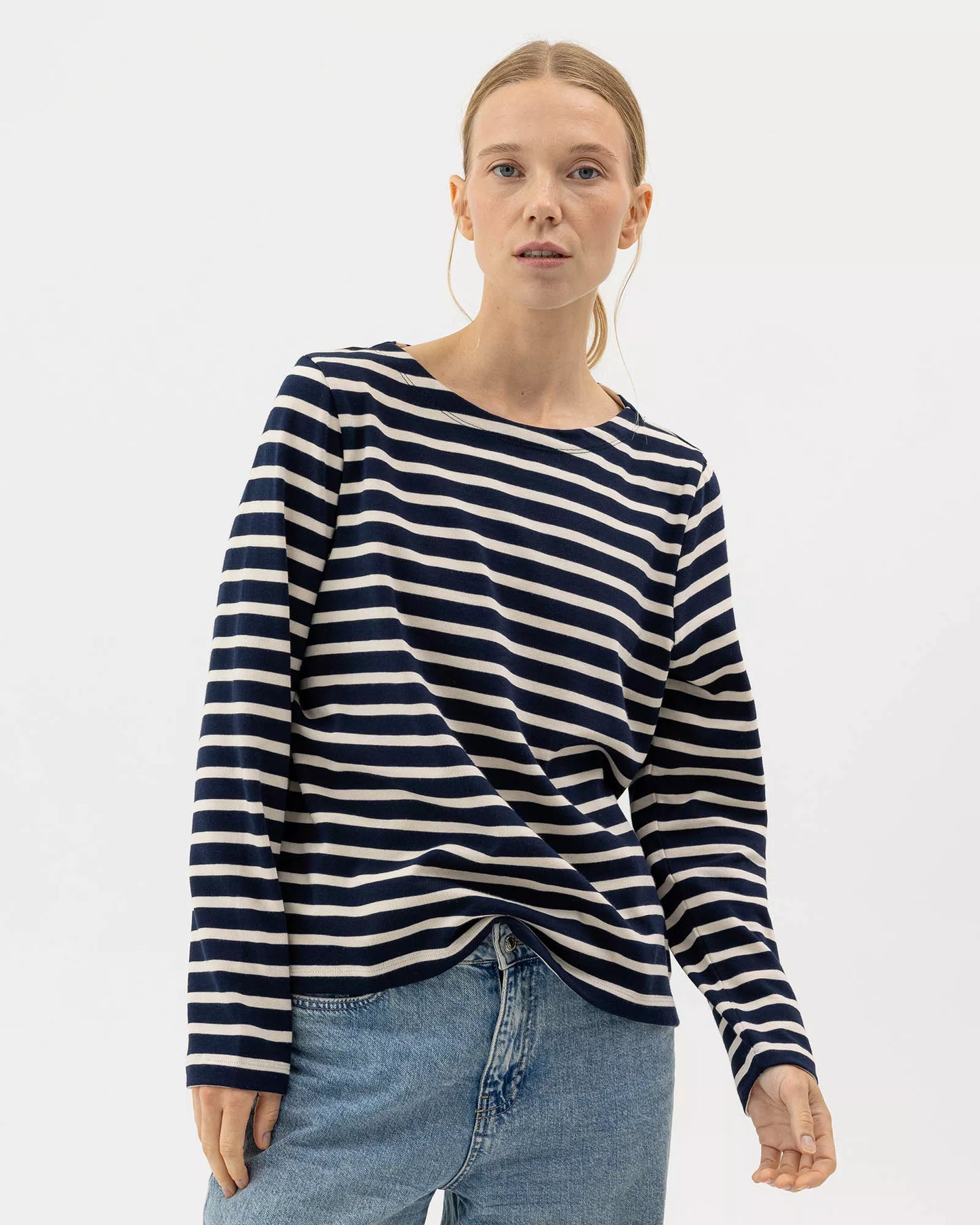 Holebrook Sweden | T-shirt "Engla" à manches longues rayé | Bleu marine et beige