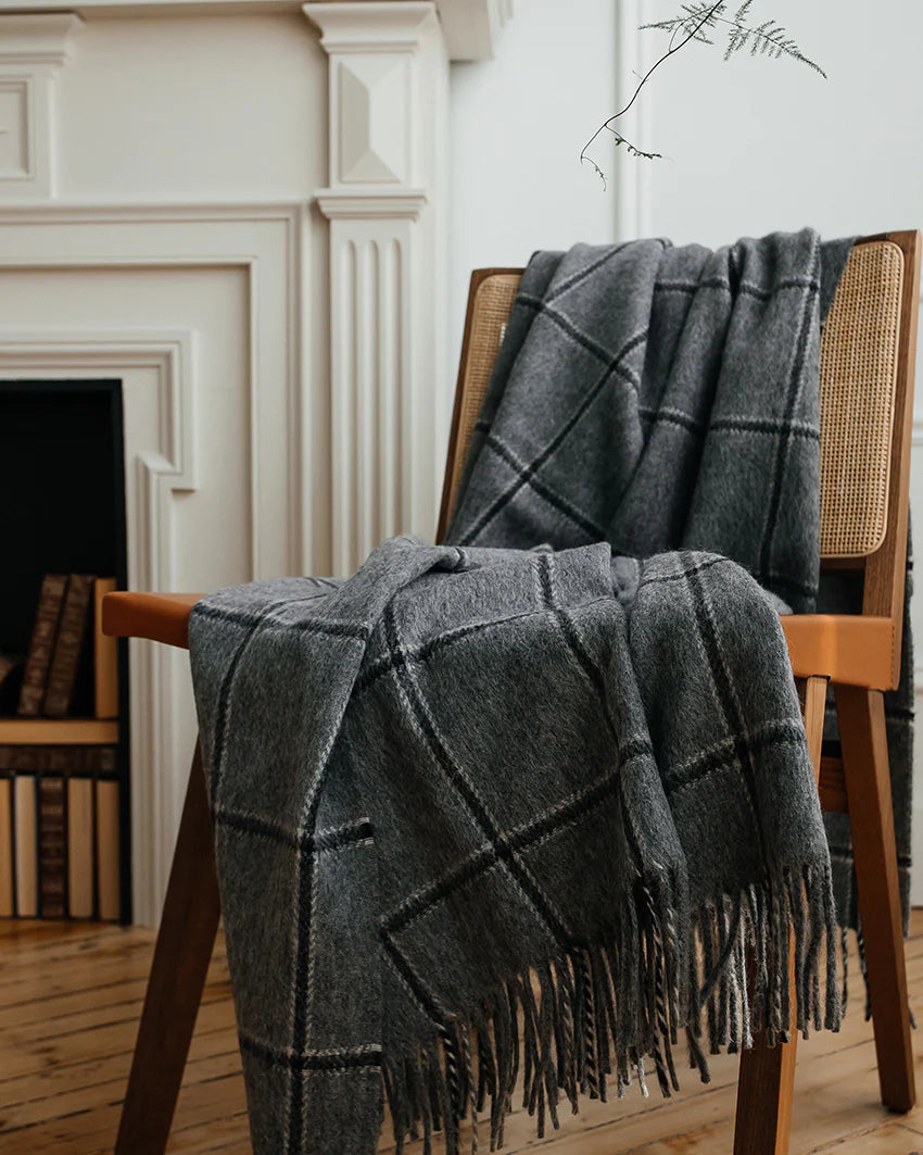 Linen Way | Couverture Stowe Alpaca - Noir et Gris