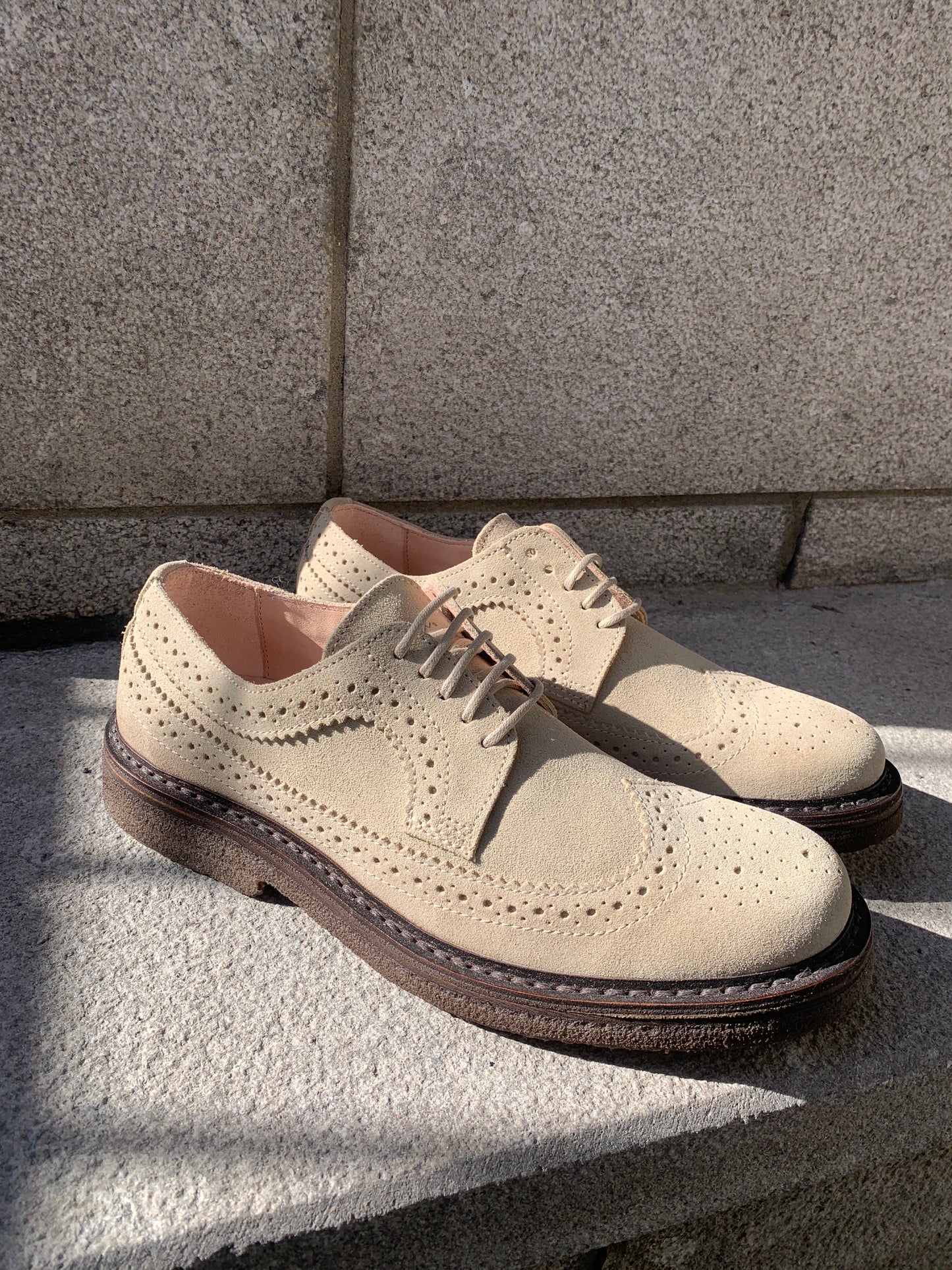 Astorflex | Les chaussures derby en daim ''Rondiflex'' - écru