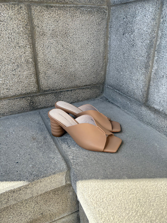 "INTENTIONALLY | Talon "KAMIKA" - Beige