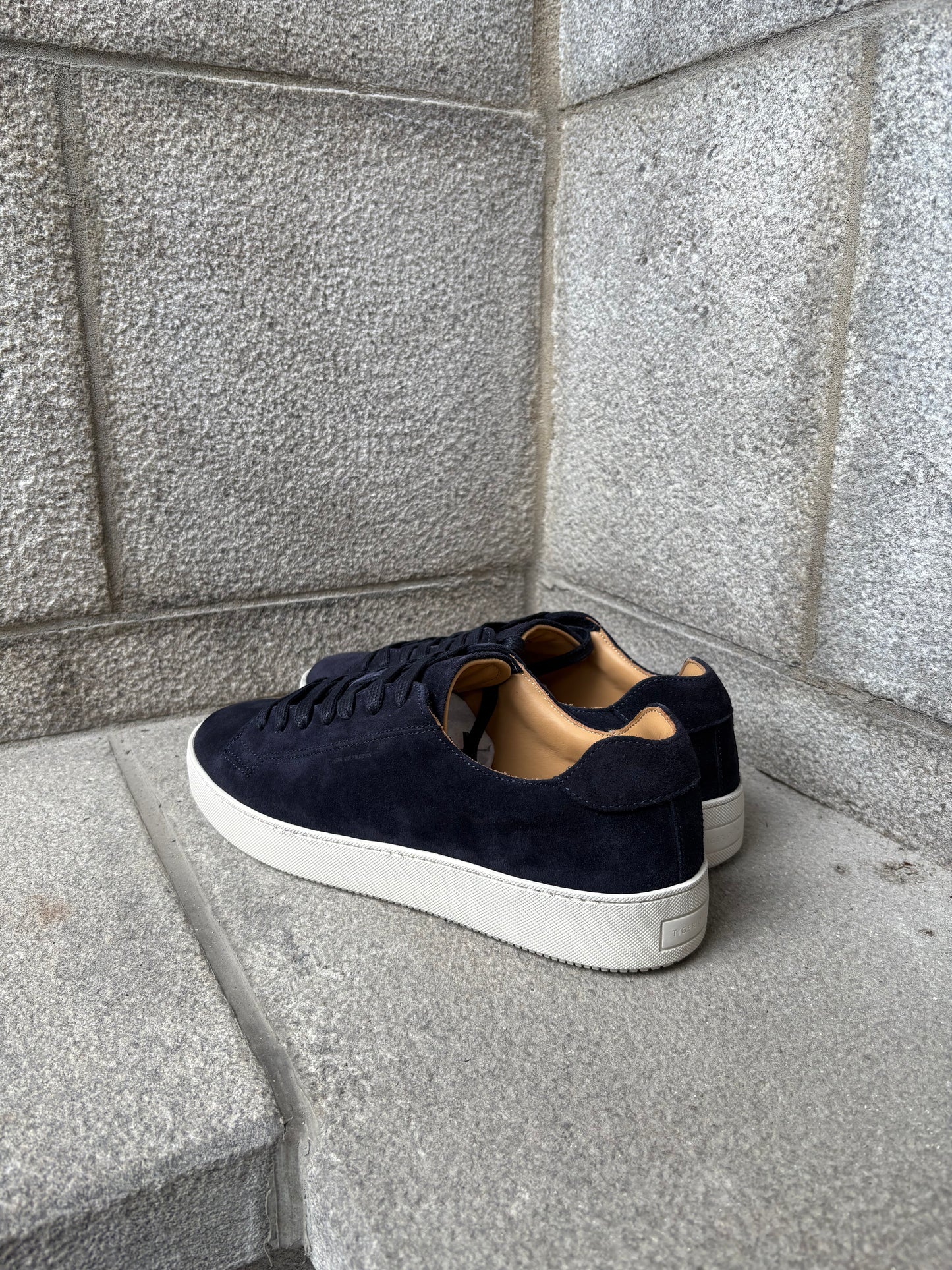 Tiger of Sweden | Chaussures en daim "Salas" - Encre
