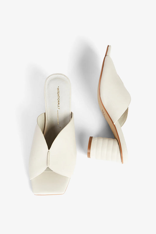 INTENTIONALLY___ | Chaussure "Kamika" | Blanc