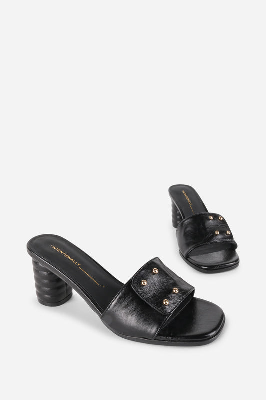 INTENTIONALLY___ | Chaussure "Kizmit" | Noir