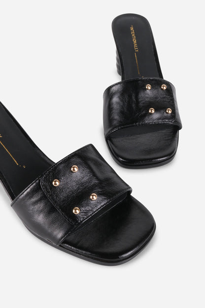 INTENTIONALLY___ | Chaussure "Kizmit" | Noir