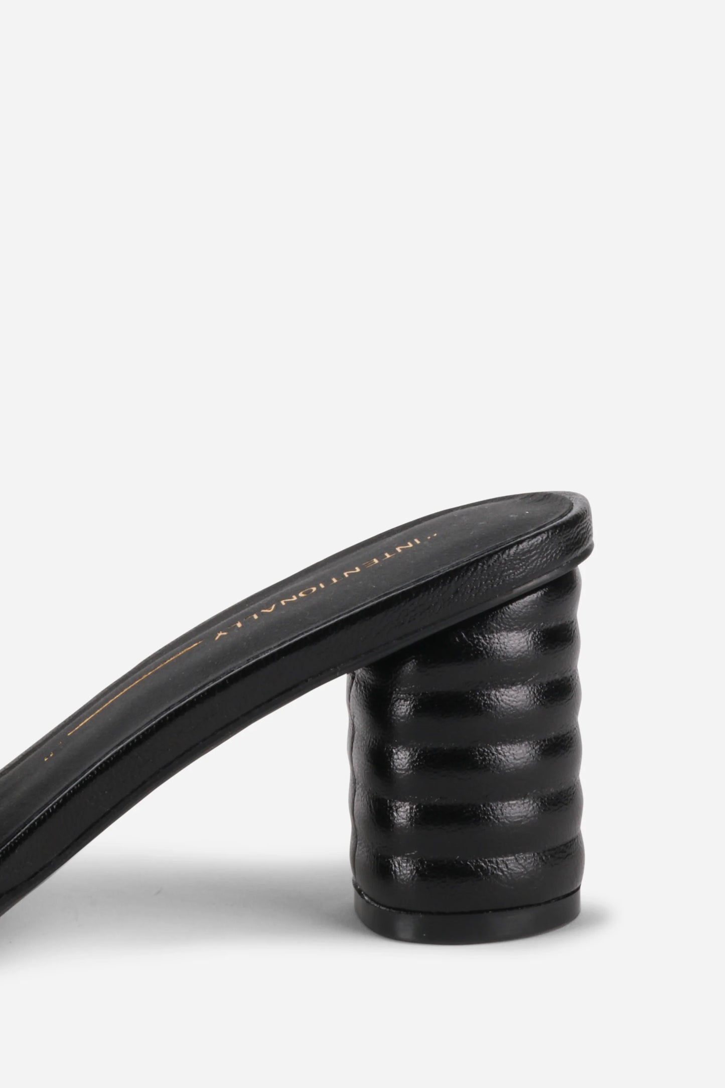 INTENTIONALLY___ | Chaussure "Kizmit" | Noir