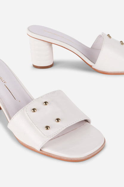 INTENTIONALLY___ | Chaussure "Kizmit" | Blanc