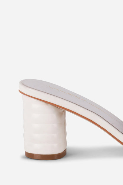 INTENTIONALLY___ | Chaussure "Kizmit" | Blanc