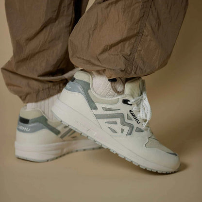 KARHU | Baskets " Legacy 96 " - Couleur Cloud Dancer / Limestone