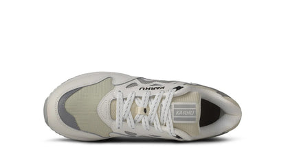 KARHU | Baskets " Legacy 96 " - Couleur Cloud Dancer / Limestone