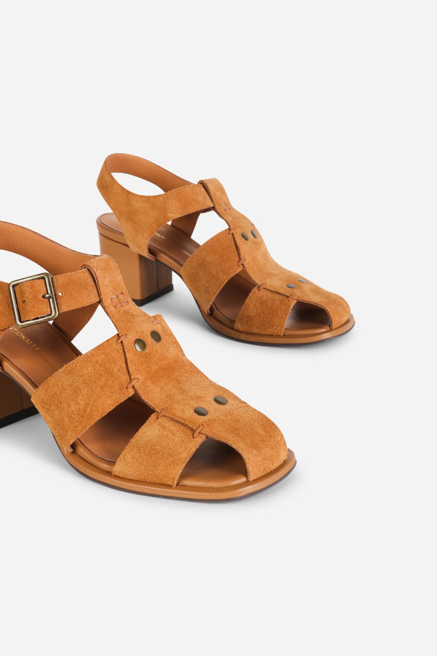 INTENTIONALLY___ | Les sandales ''Fisherman Heel'' en daim Maldova - Tan