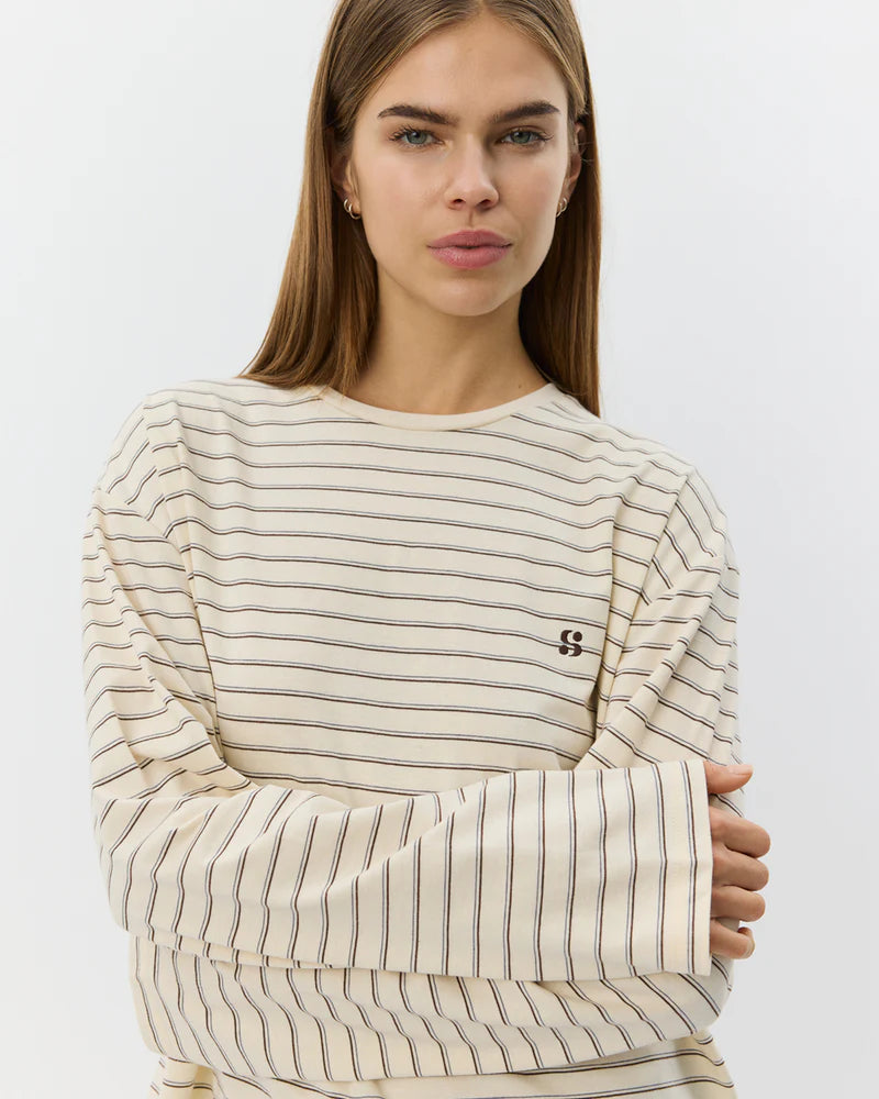 SOFIE SCHNOOR |  T-shirt "MASY" à manches longues et coupe carrée