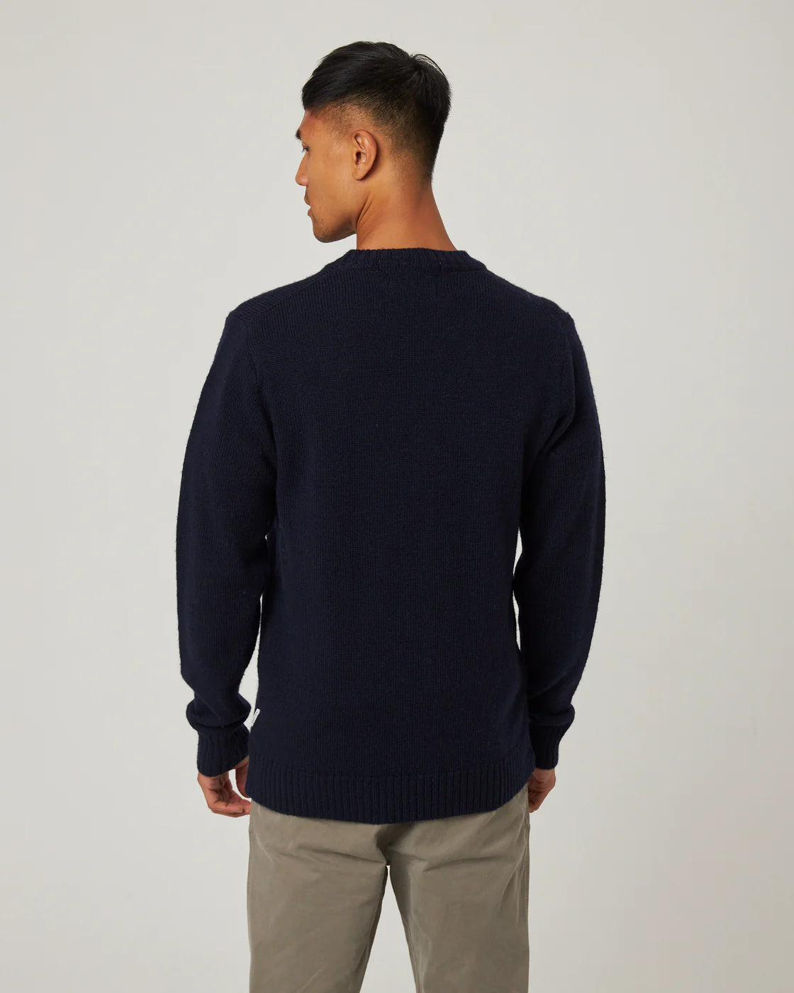 Peregrine | Le pull à col rond ''Makers Stitch'' - Marine
