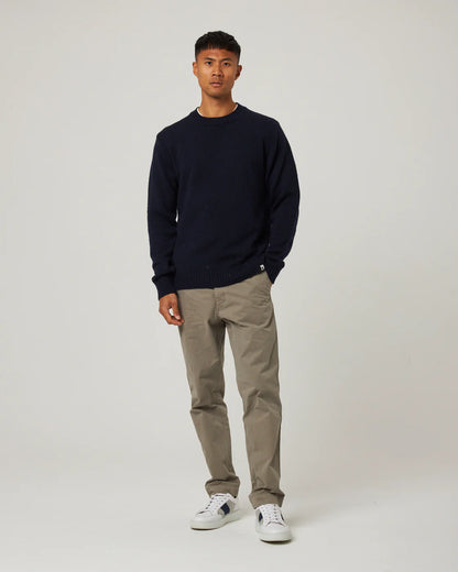 Peregrine | Le pull à col rond ''Makers Stitch'' - Marine