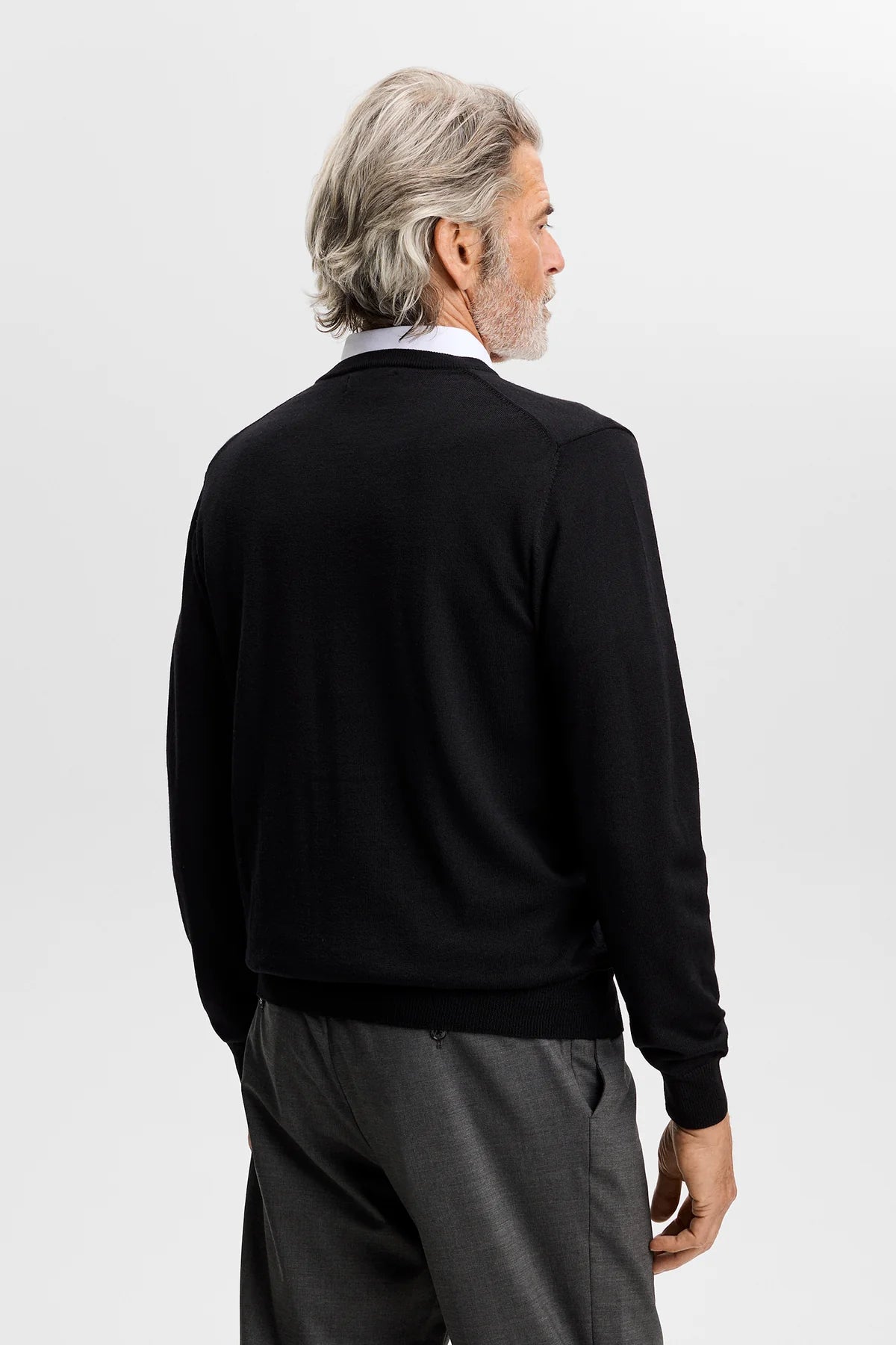 J.Lindeberg |  Pull à col en V en maille fine - Noir