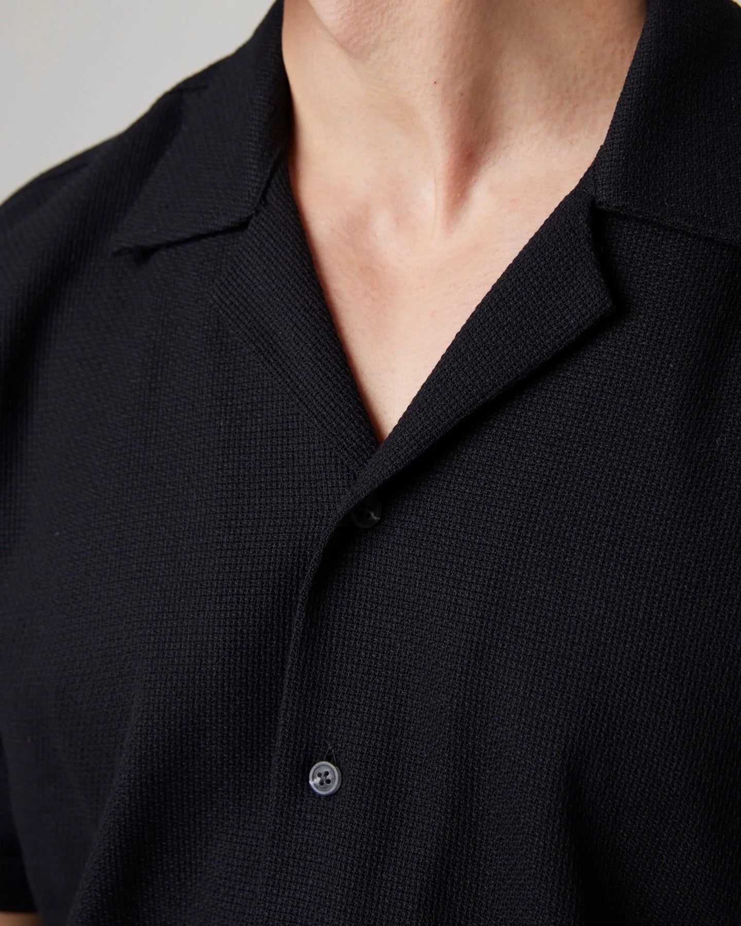 Peregrine | Chemise à col cubain ''Quay'' -  Noir