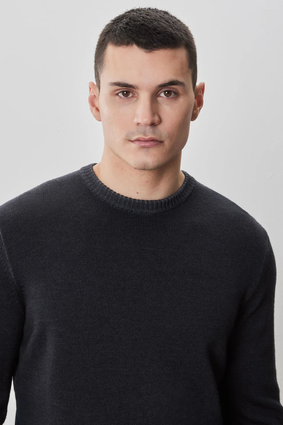 Robert Barakett | Le pull en laine mérinos ''Bertona'' - Charcoal