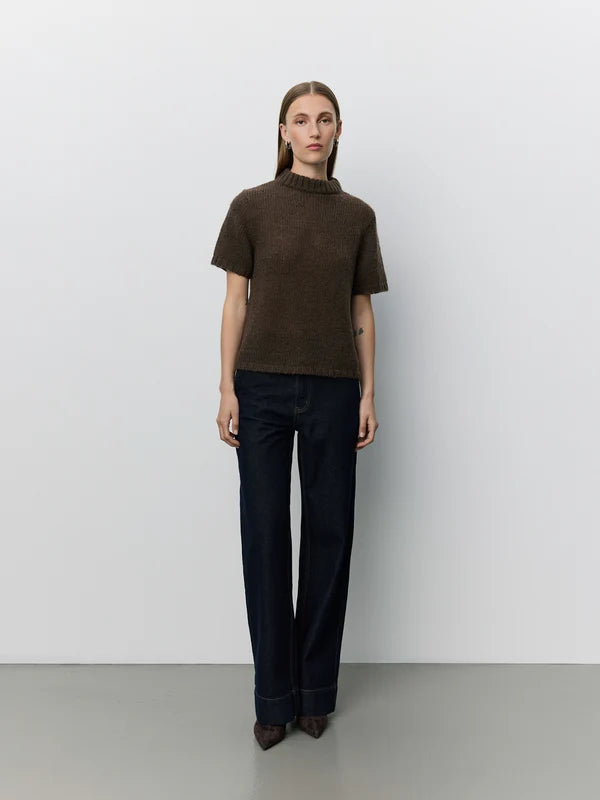 SOFIE SCHNOOR | Pull à manches courtes "Sagasw"- Marron foncé