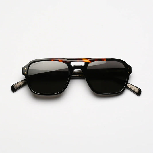 Steve McQueen Eyewear | Les lunettes de soleil ''SEDUCER''  | Barre avant noire et écaille 124