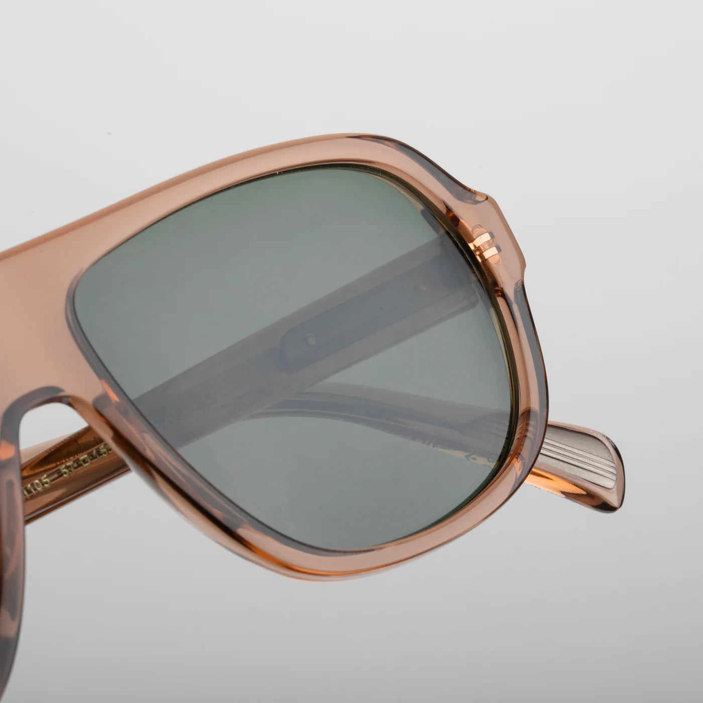 Steve McQueen Eyewear | Les lunettes de soleil ''SOLAR RACING''  | Crystal Caramel 105