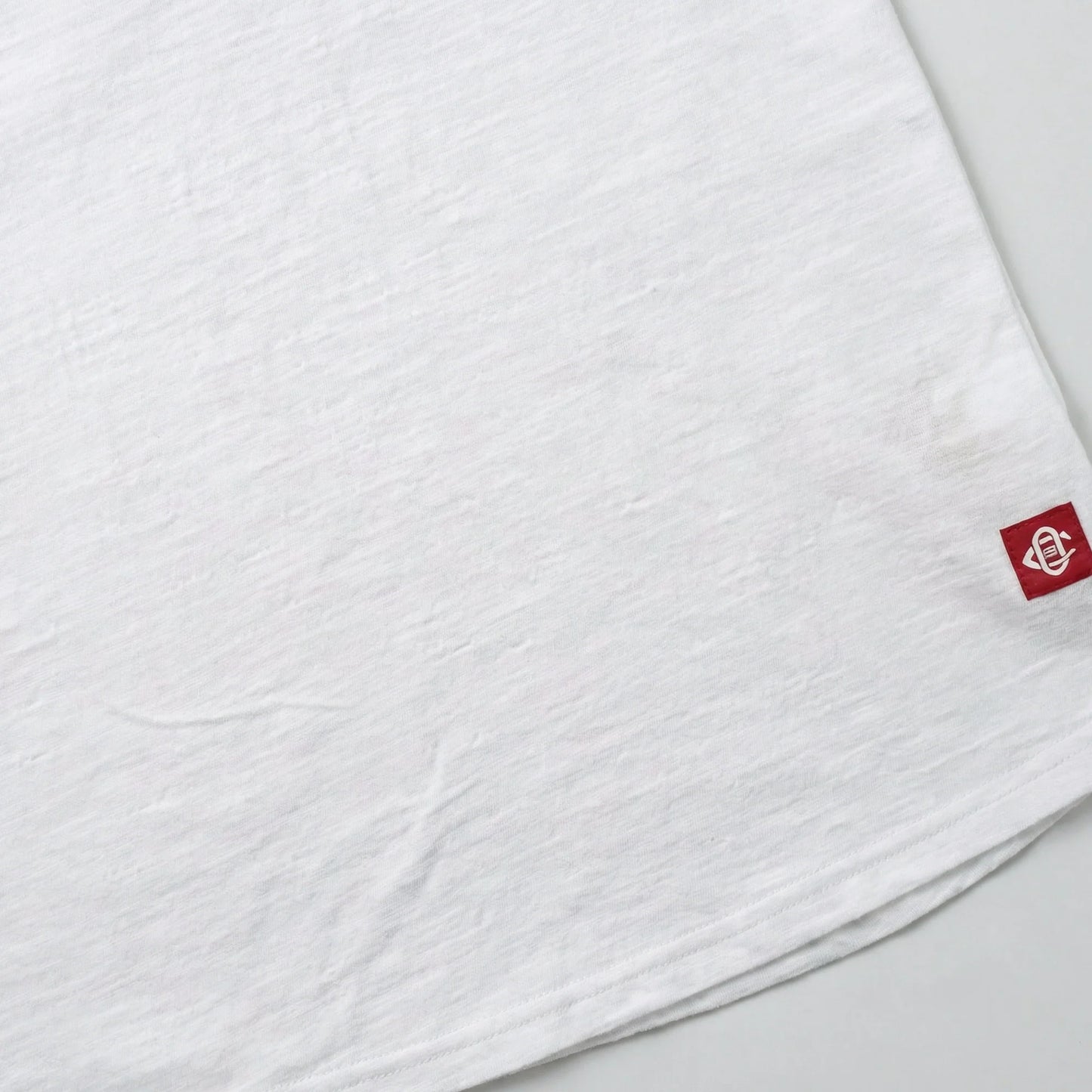 Outclass | T-shirt en cotton slub à col henley - White