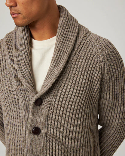 Peregrine | Le cardigan ''Wilkinson'' en laine mérinos - Chêne