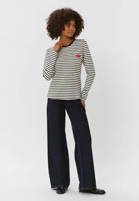 CULTURE | Pull  ''Hunta Kiss'' | Rayures noires et blanches