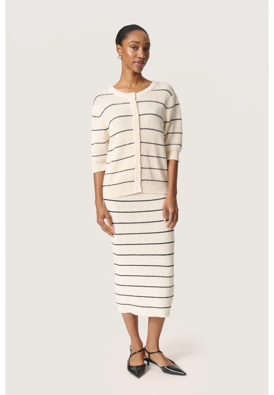 SOAKED IN LUXURY | Cardigan "WINTA" - Noir et blanc