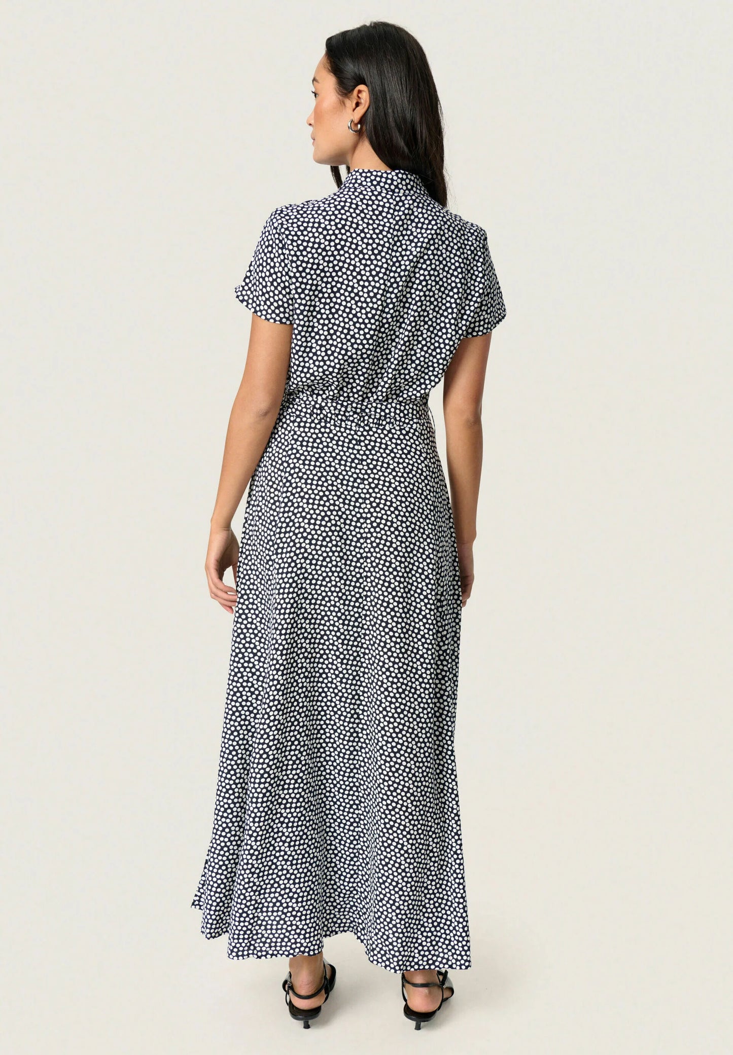 SOAKED IN LUXURY | Robe "ARJANA" - Noir