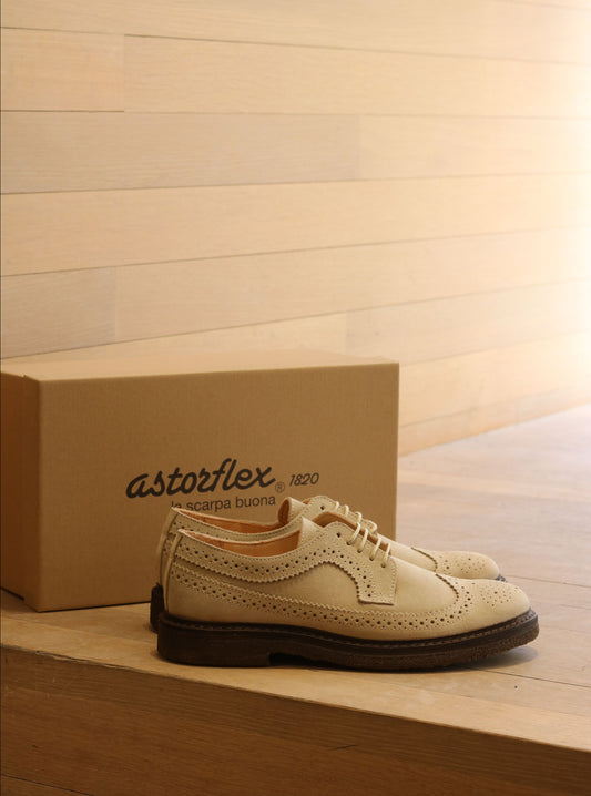 Astorflex | Les chaussures derby en daim ''Rondiflex'' - écru
