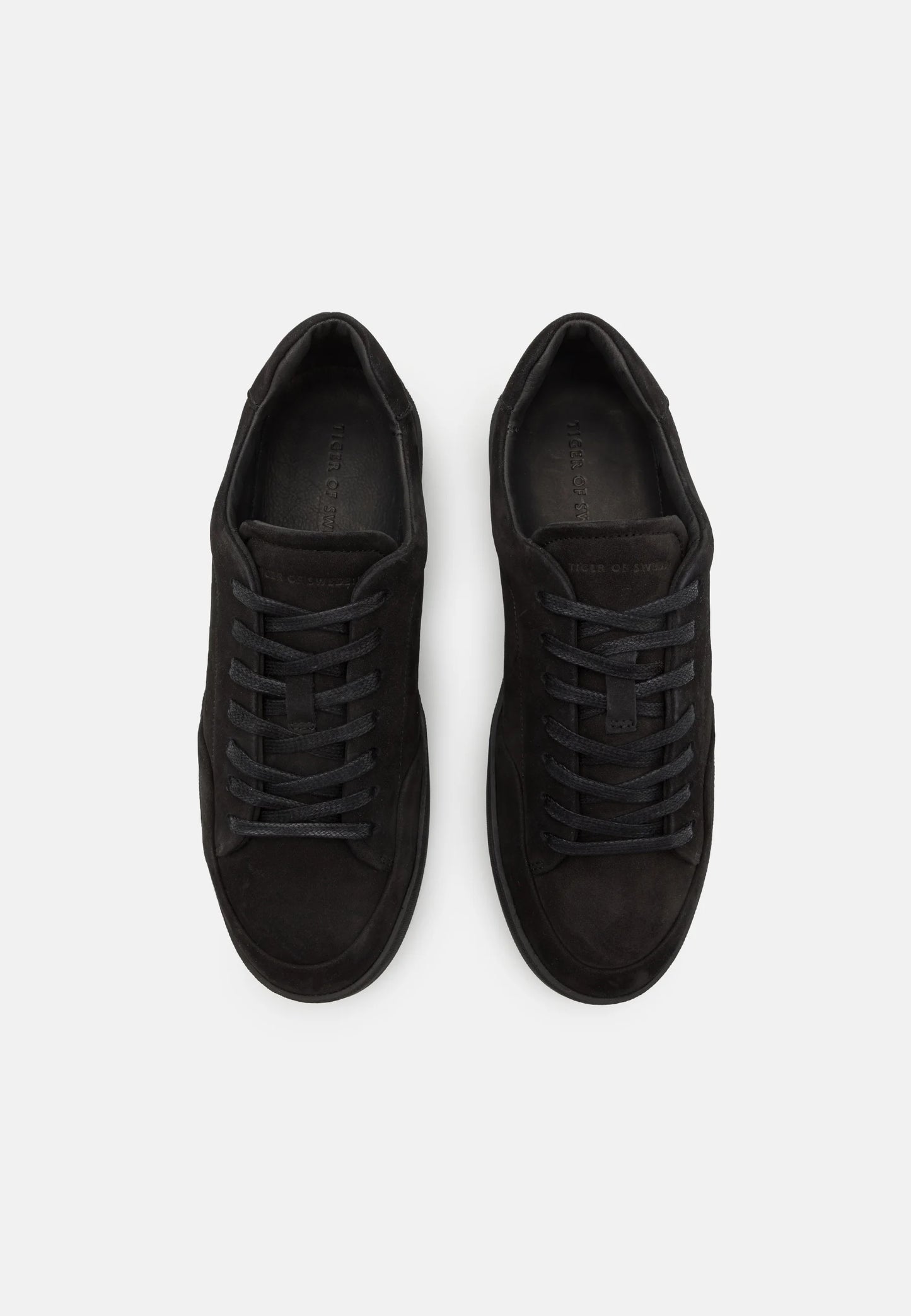 Tiger of Sweden | Baskets en daim « Sinny » - Noir