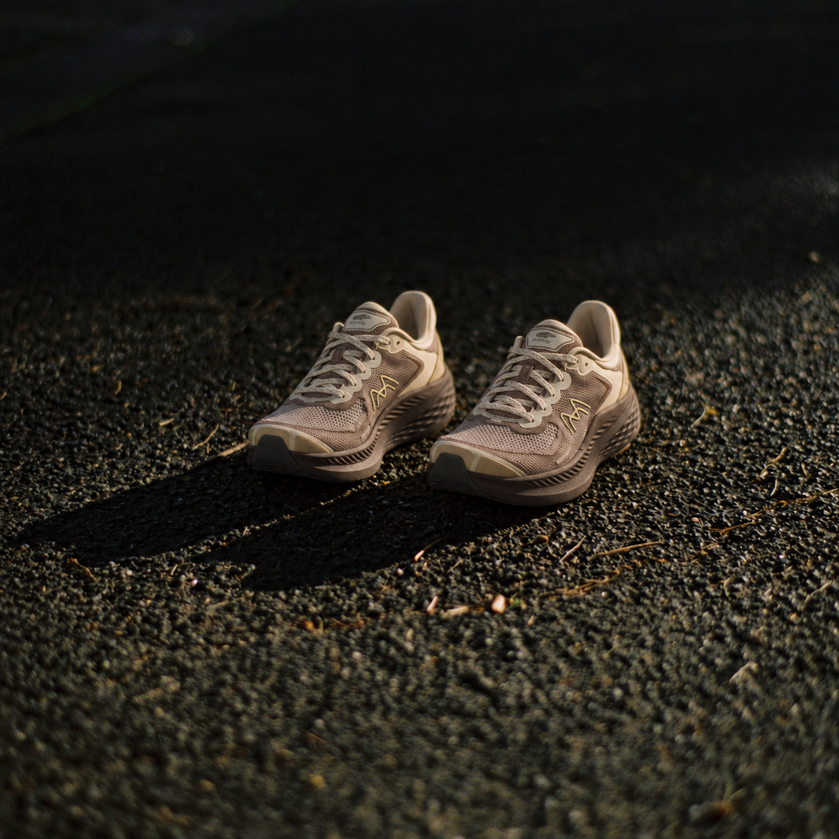 Karhu | Baskets "MESTARI RUN LS " - Silt / Safari