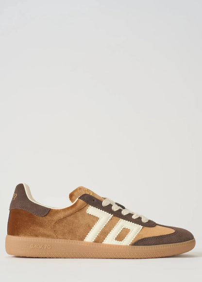 Back 70 | Baskets en velour "Cloud" - Cuir beurré