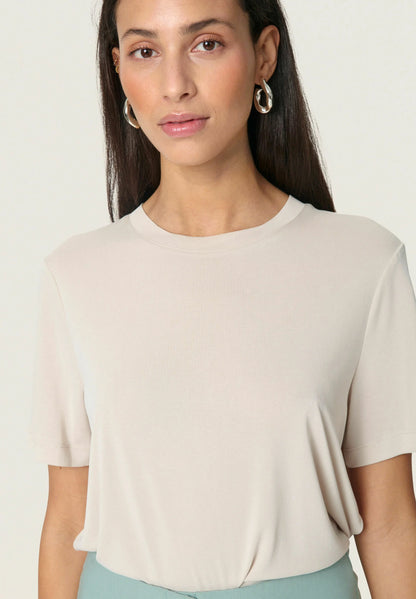 SOAKED IN LUXURY | Tee-shirt "COLUMBINE" - Beige