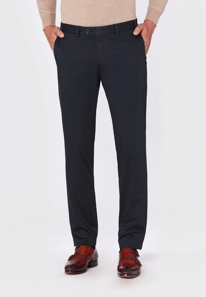 HILTL  | Le chino slim fit en coton ''Tilo Supima 365'' - Marine
