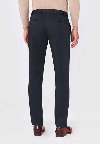 HILTL  | Le chino slim fit en coton ''Tilo Supima 365'' - Marine